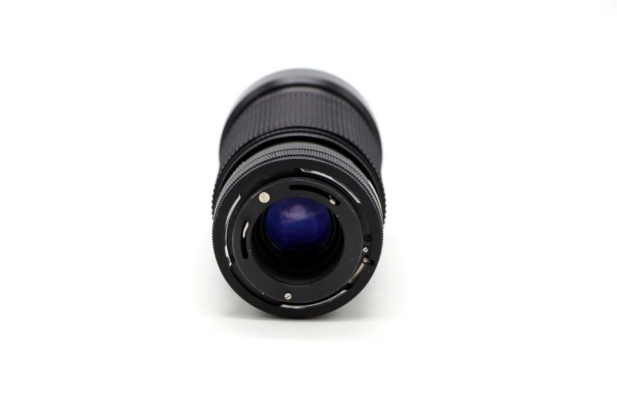 Vivitar MC 28-135mm f/3.5-4.5 Macro Focusing Zoom for Canon FD