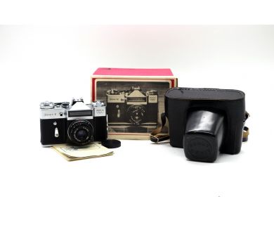 Зенит Е Москва-1980 + индустар 50-2 в упаковке