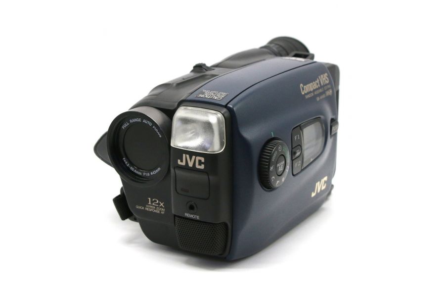 Видеокамера JVC GR-AX400EG в упаковке