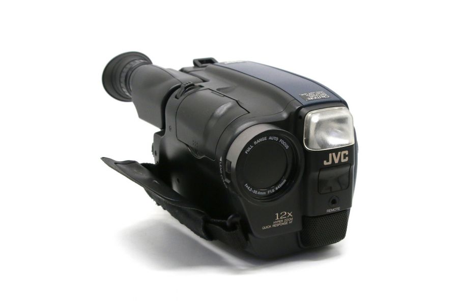 Видеокамера JVC GR-AX400EG в упаковке