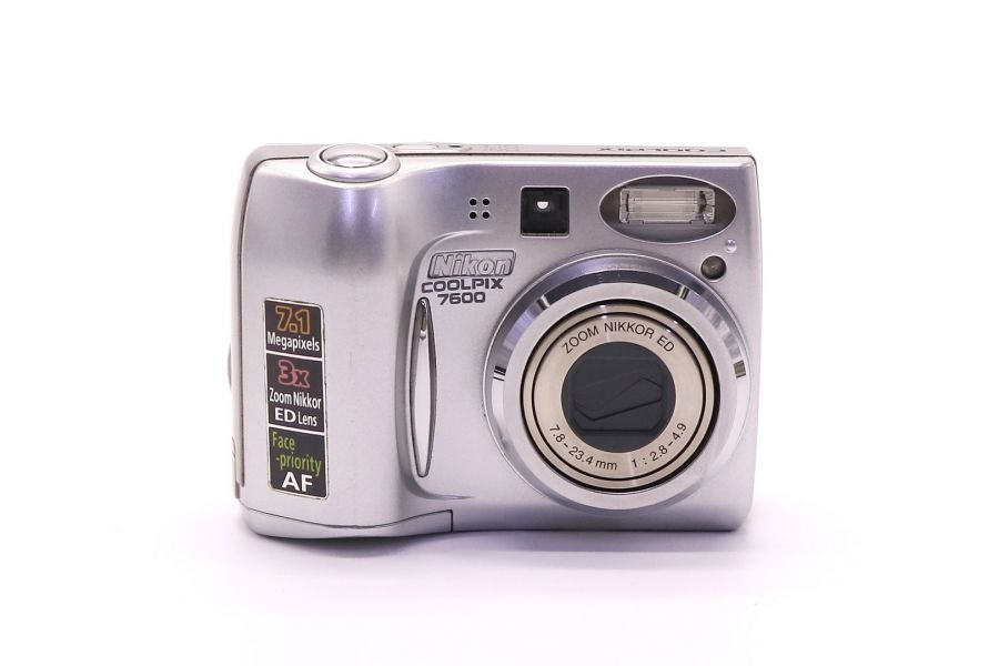 Nikon Coolpix 7600