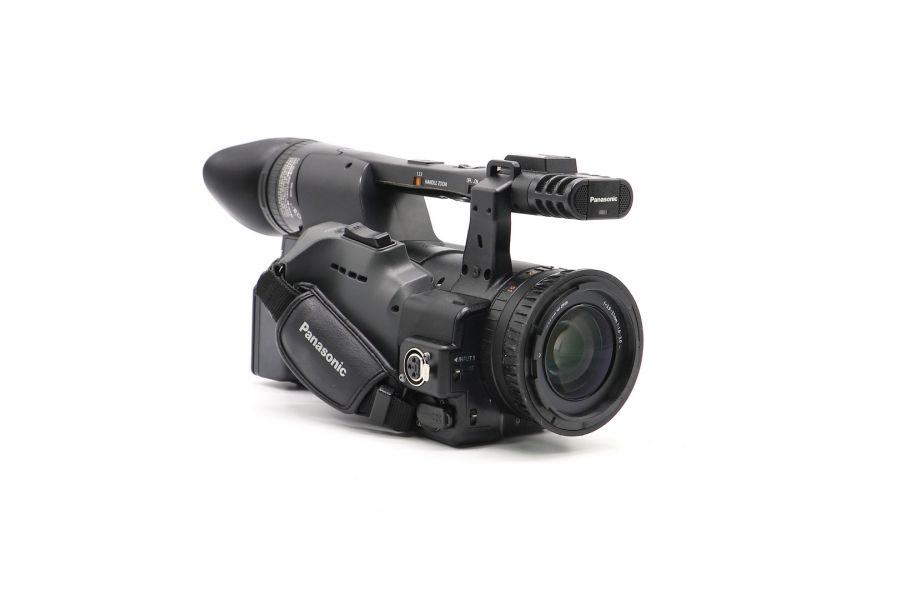 Видеокамера Panasonic AG-HMC154ER