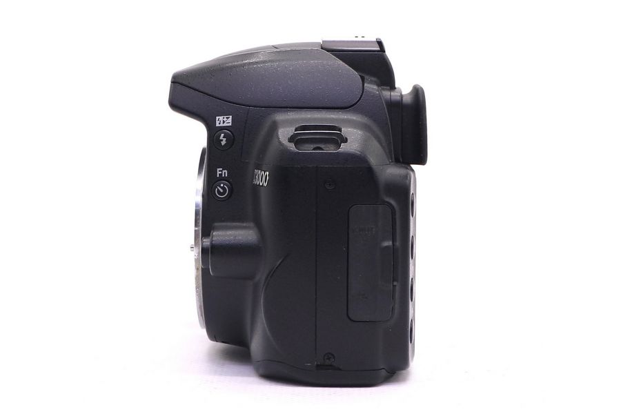 Nikon D3000 body (пробег 53623 кадра)