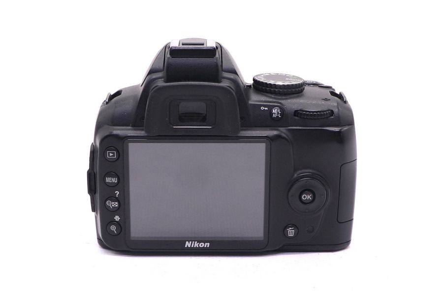 Nikon D3000 body (пробег 53623 кадра)