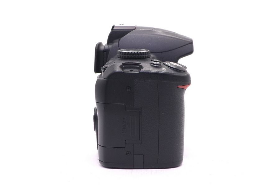 Nikon D3000 body (пробег 53623 кадра)