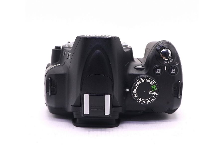 Nikon D3000 body (пробег 53623 кадра)