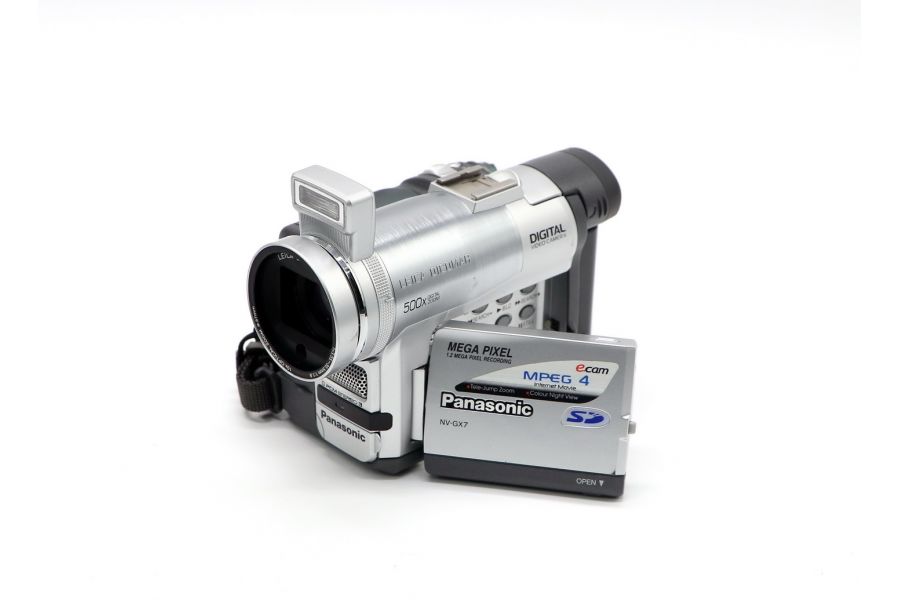 Видеокамера Panasonic NV-GX7EN