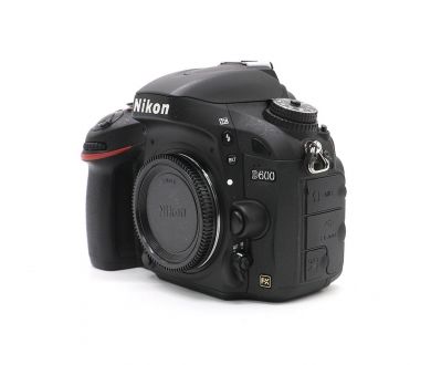 Nikon D600 body (пробег 4025 кадров)