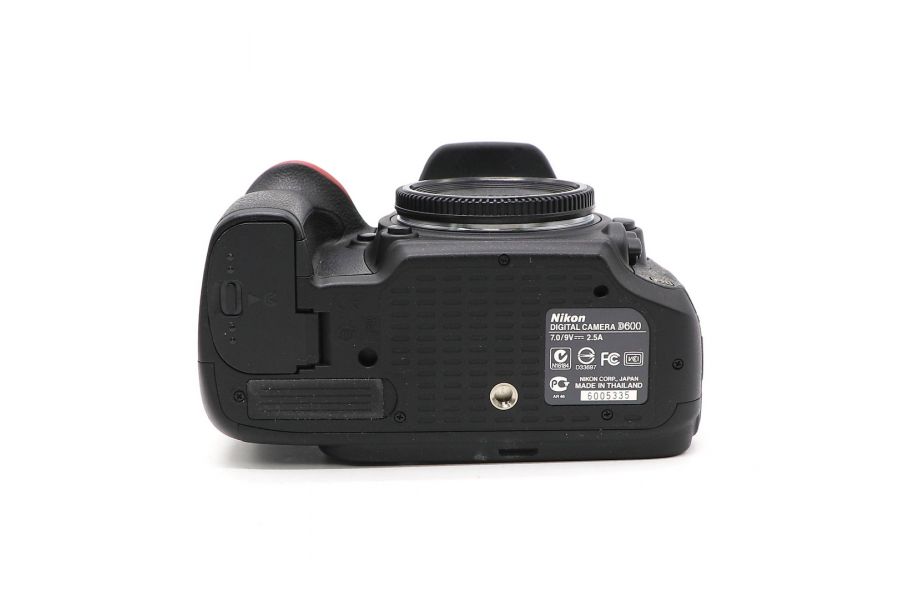 Nikon D600 body (пробег 4025 кадров)