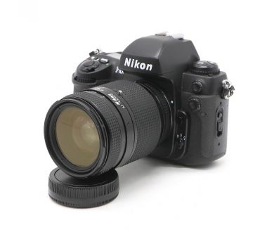 Nikon F100 kit 35-70mm f/2.8 AF Nikkor (MKI)
