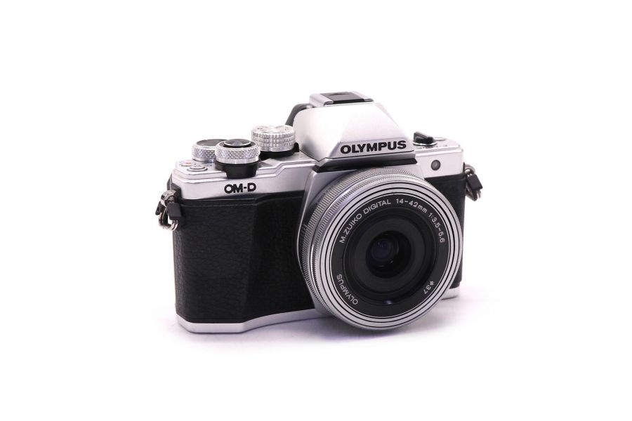 Olympus OM-D E-M10 Mark II kit в упаковке серебристый (пробег 15000 кадров)