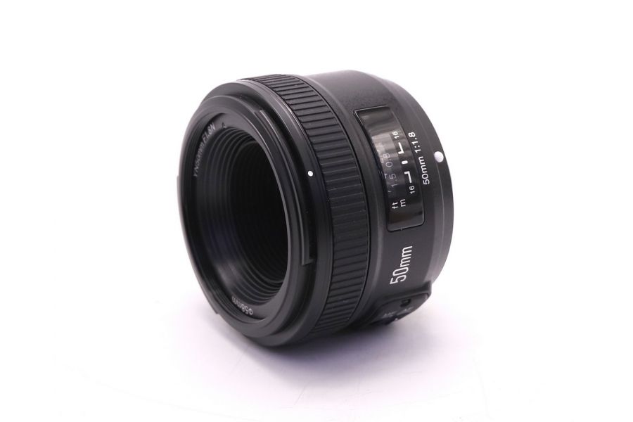 YongNuo AF 50mm f/1.8 Nikon F в упаковке