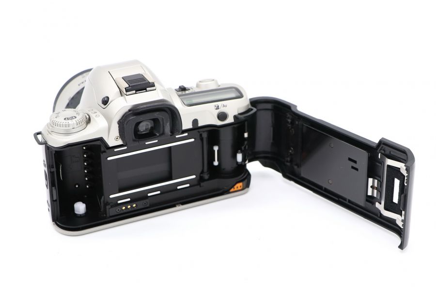 Pentax MZ-50 kit малоформатный фотоаппарат