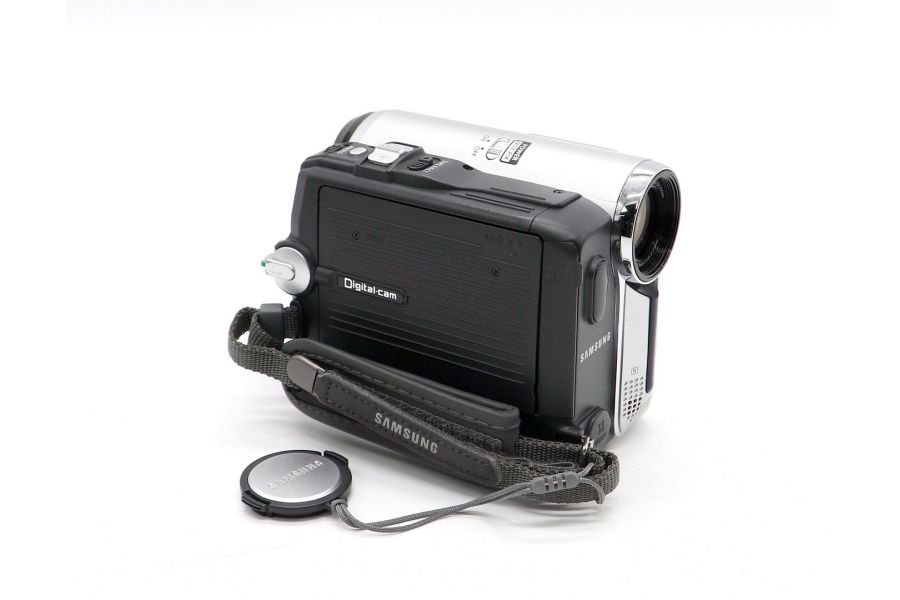 Видеокамера Samsung VP-D352i в упаковке