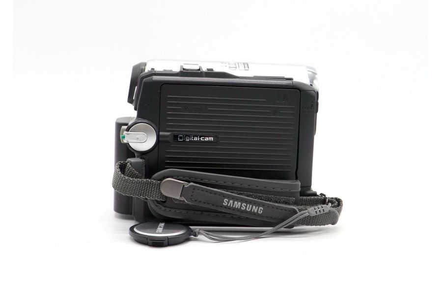 Видеокамера Samsung VP-D352i в упаковке
