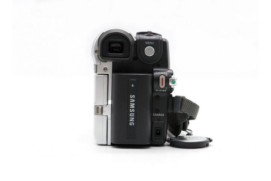 Видеокамера Samsung VP-D352i в упаковке