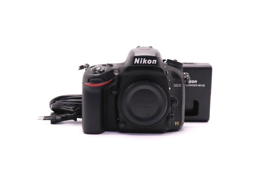 Nikon D600 body (пробег 16030 кадров)