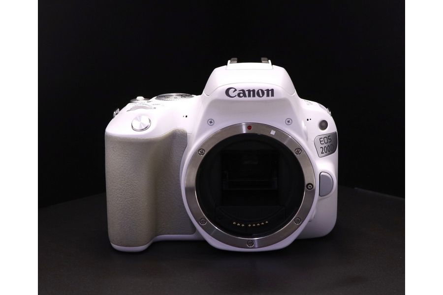 Canon EOS 200D body (пробег 30900 кадров)