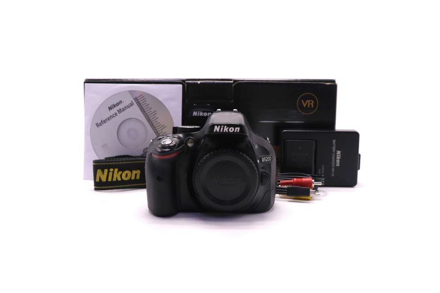 Nikon D5200 body в упаковке (пробег 124600 кадров)