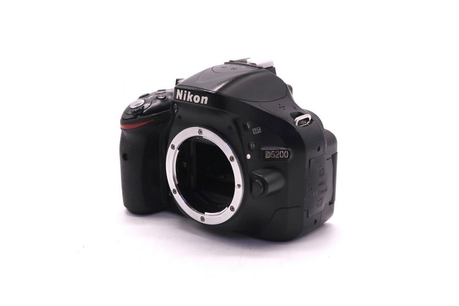 Nikon D5200 body в упаковке (пробег 124600 кадров)