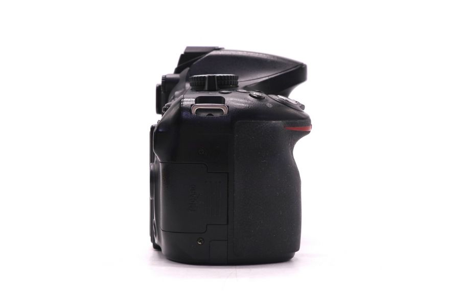 Nikon D5200 body в упаковке (пробег 124600 кадров)