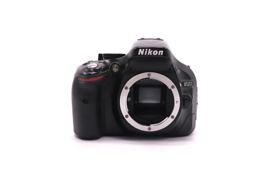 Nikon D5200 body в упаковке (пробег 124600 кадров)
