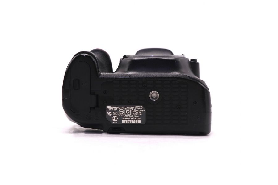 Nikon D5200 body в упаковке (пробег 124600 кадров)