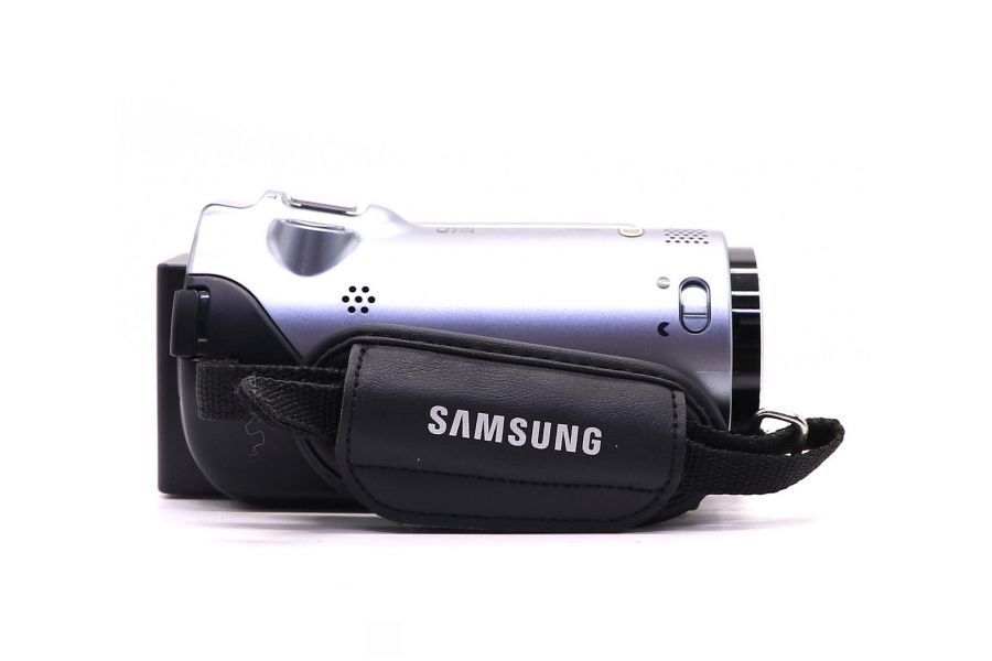 Видеокамера Samsung HMX-H200SP/XER в упаковке