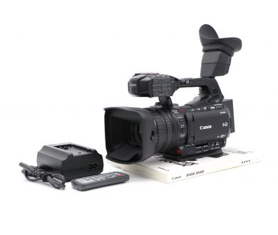 Видеокамера Canon XF200