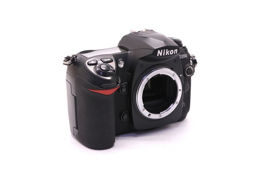 Nikon D200 body в упаковке (пробег 25000 кадров)