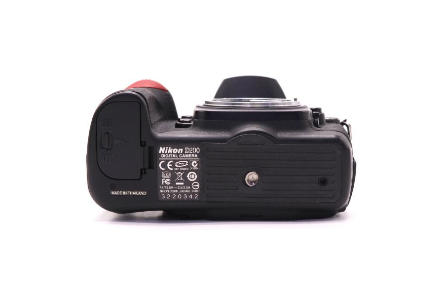 Nikon D200 body в упаковке (пробег 25000 кадров)