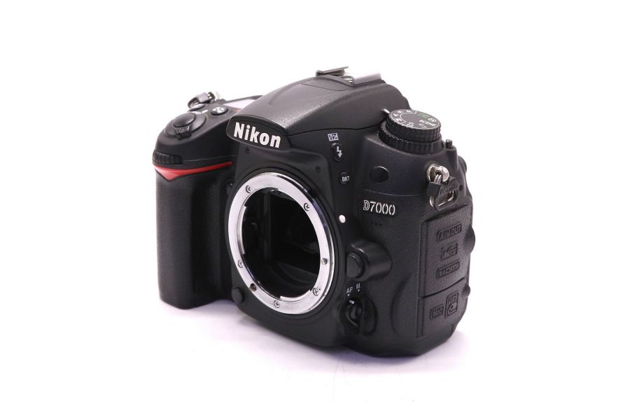 Nikon D7000 body в упаковке (пробег 76935 кадров)