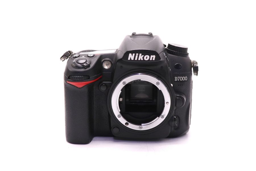 Nikon D7000 body в упаковке (пробег 76935 кадров)