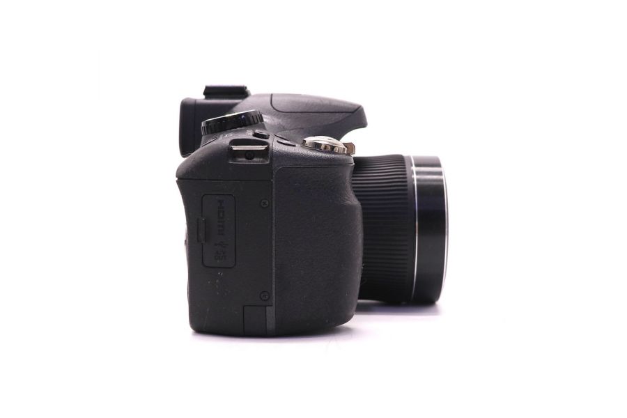 Fujifilm FinePix SL300 в упаковке