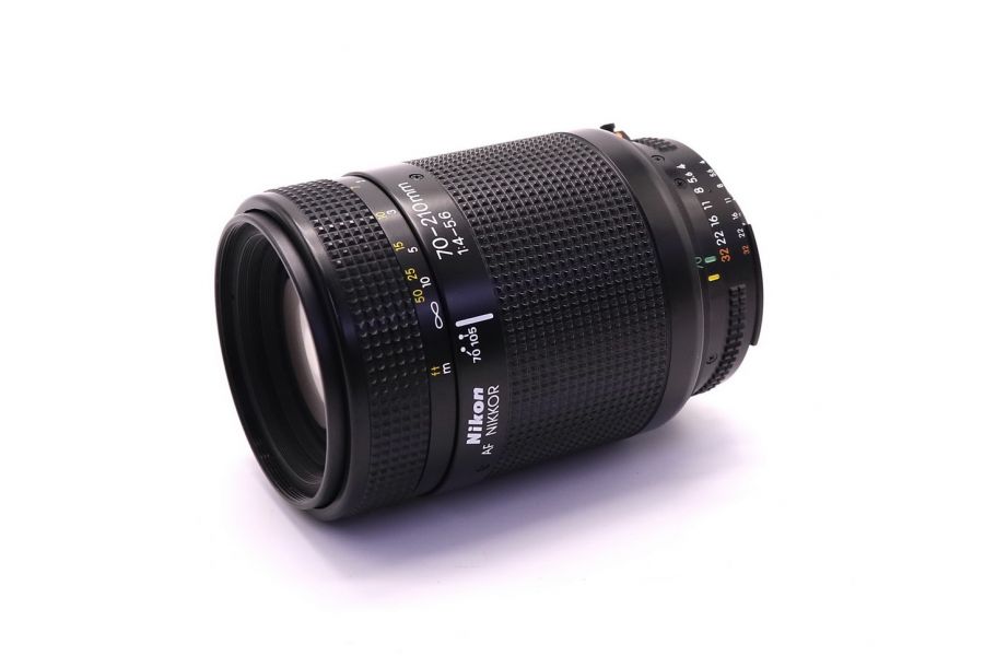 Объектив Nikon AF 70-210mm f/4-5.6D Nikkor в упаковке