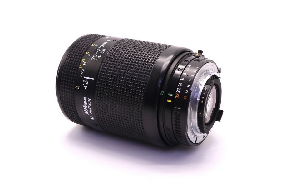 Объектив Nikon AF 70-210mm f/4-5.6D Nikkor в упаковке