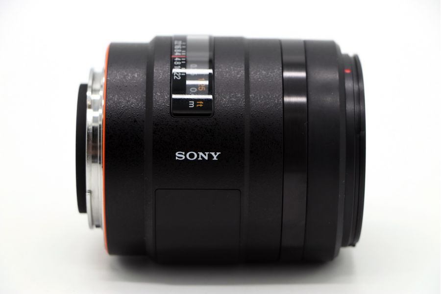 Sony 35mm f/1.4G (SAL35F14G)