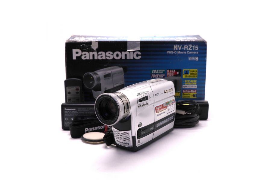 Видеокамера Panasonic NV-RZ15EN в упаковке