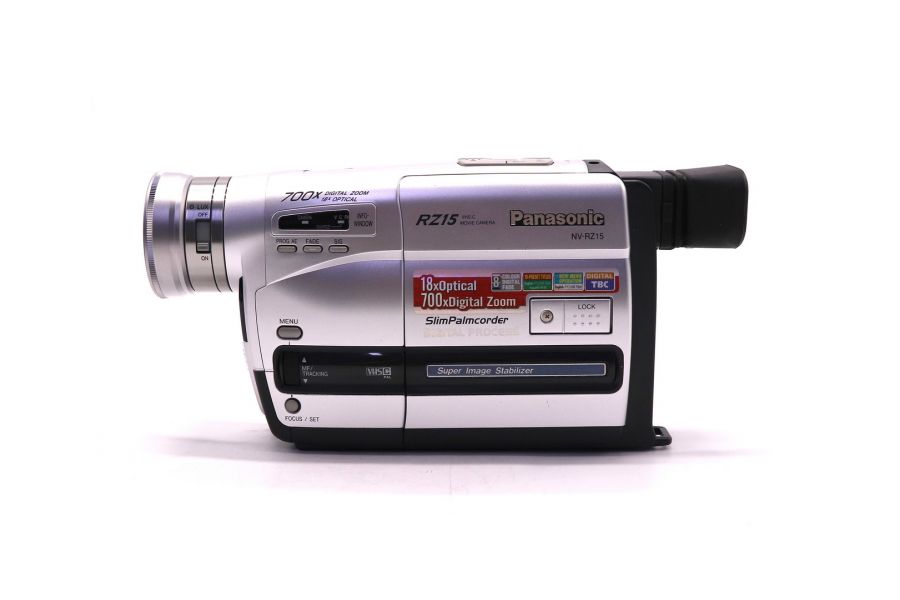 Видеокамера Panasonic NV-RZ15EN в упаковке