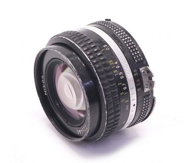 Nikon 20mm f/3.5 Nikkor (Japan, 1980)