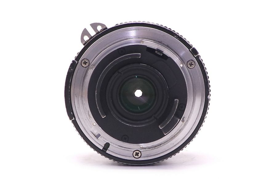 Nikon 20mm f/3.5 Nikkor (Japan, 1980)