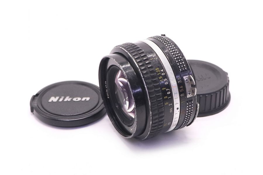 Nikon 20mm f/3.5 Nikkor (Japan, 1980)