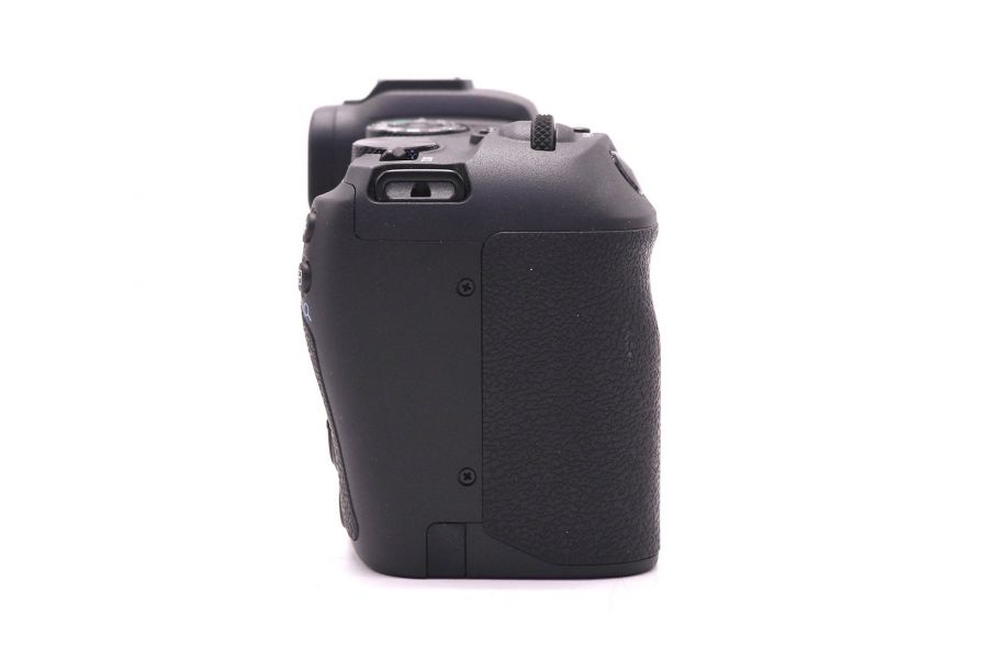 Canon EOS R body в упаковке (пробег 1880 кадров)