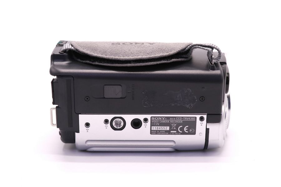 Видеокамера Sony CCD-TRV438E в упаковке