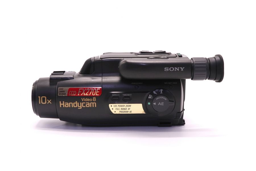 Видеокамера Sony CCD-FX270E