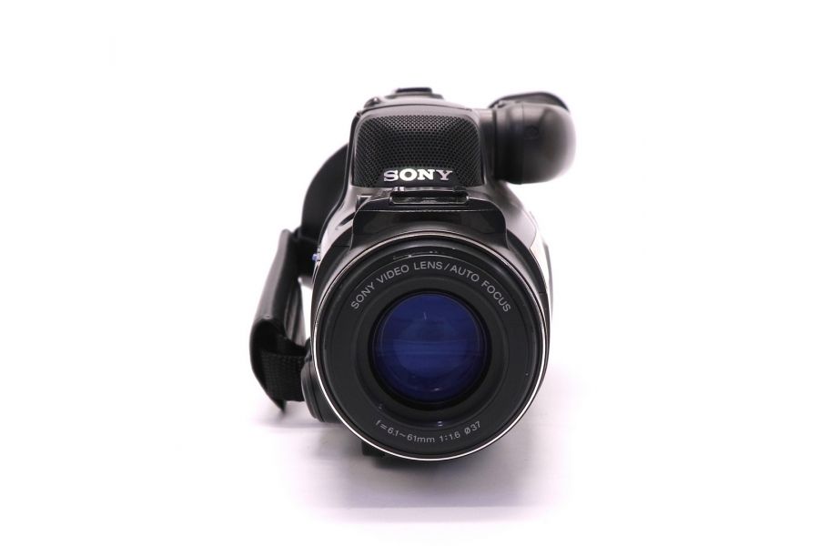 Видеокамера Sony CCD-FX270E