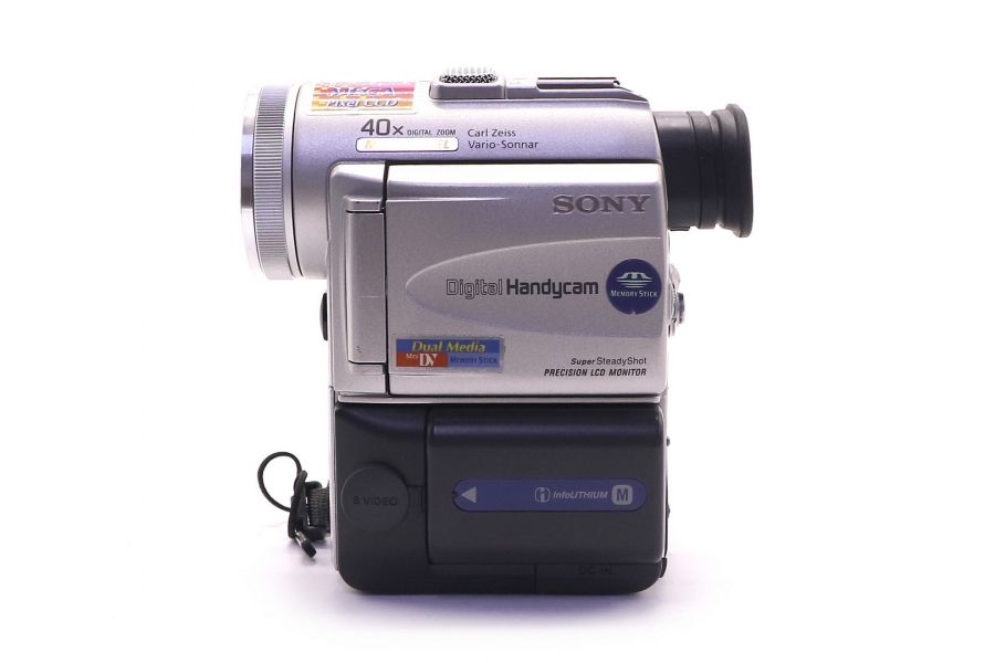 Видеокамера Sony DCR-PC100E