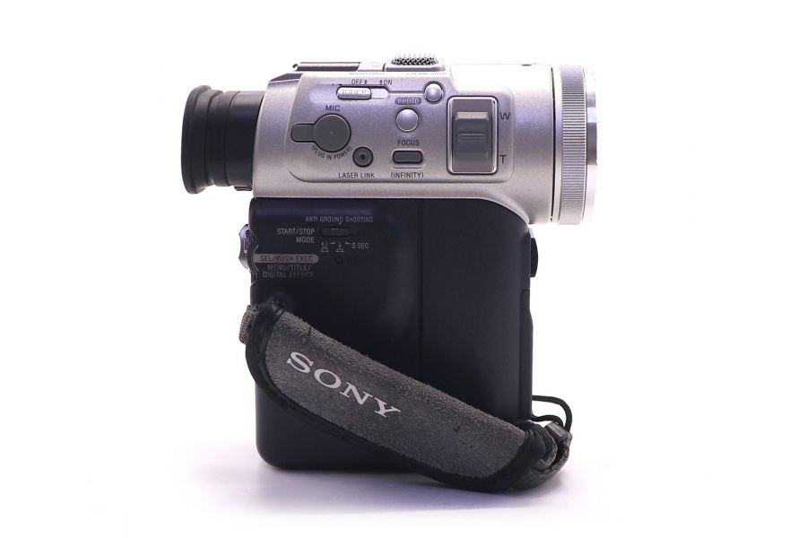 Видеокамера Sony DCR-PC100E