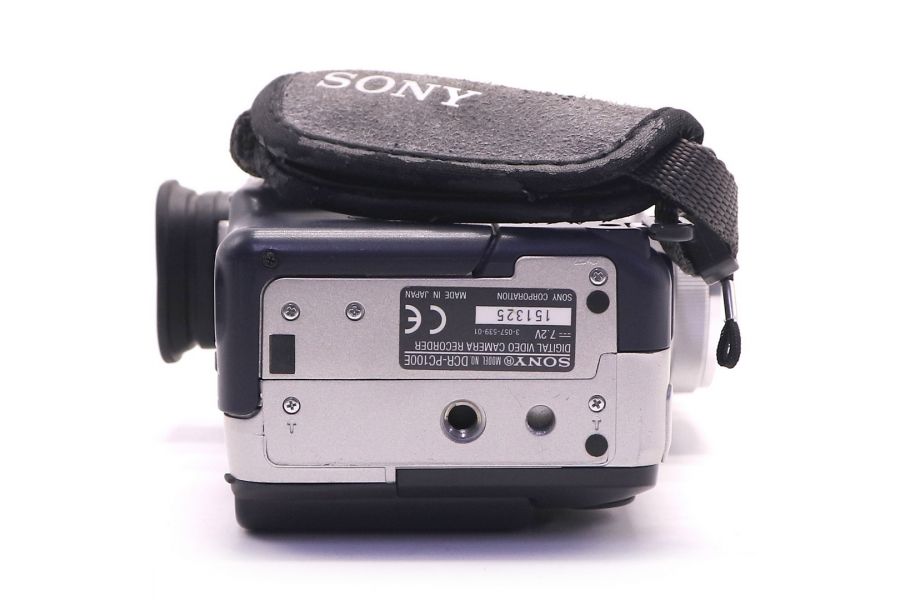 Видеокамера Sony DCR-PC100E