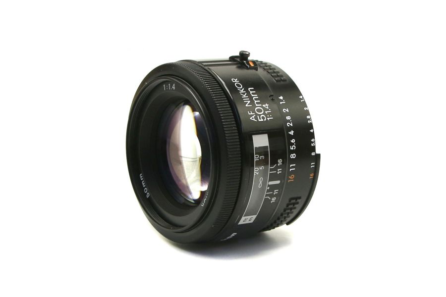 Nikon 50mm f/1.4 AF Nikkor (Japan, 1987)